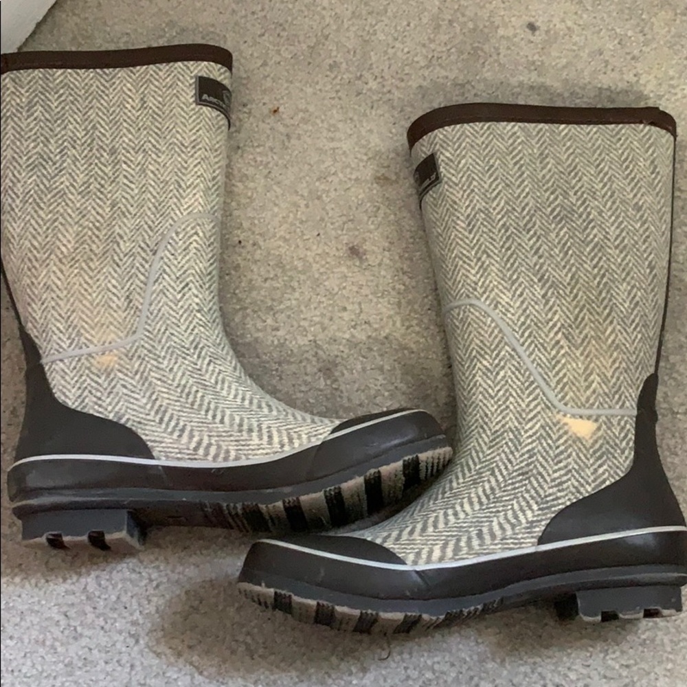 Boots - Picture 3 of 3